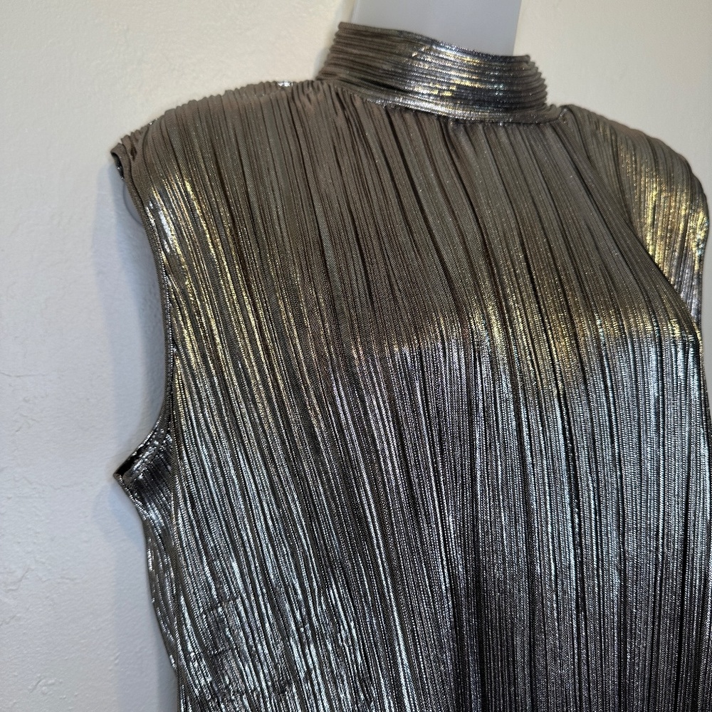 Andrea Javine Luxe Metallic Accordeon Fabric Mock Neck Sleeveless Blouse Tank - Picture 10 of 15